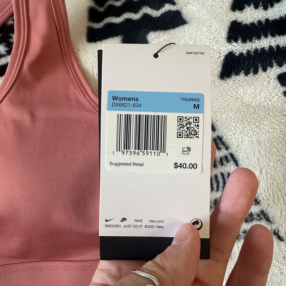 NWT Nike Sports Bra Size Medium - Picture 4 of 4